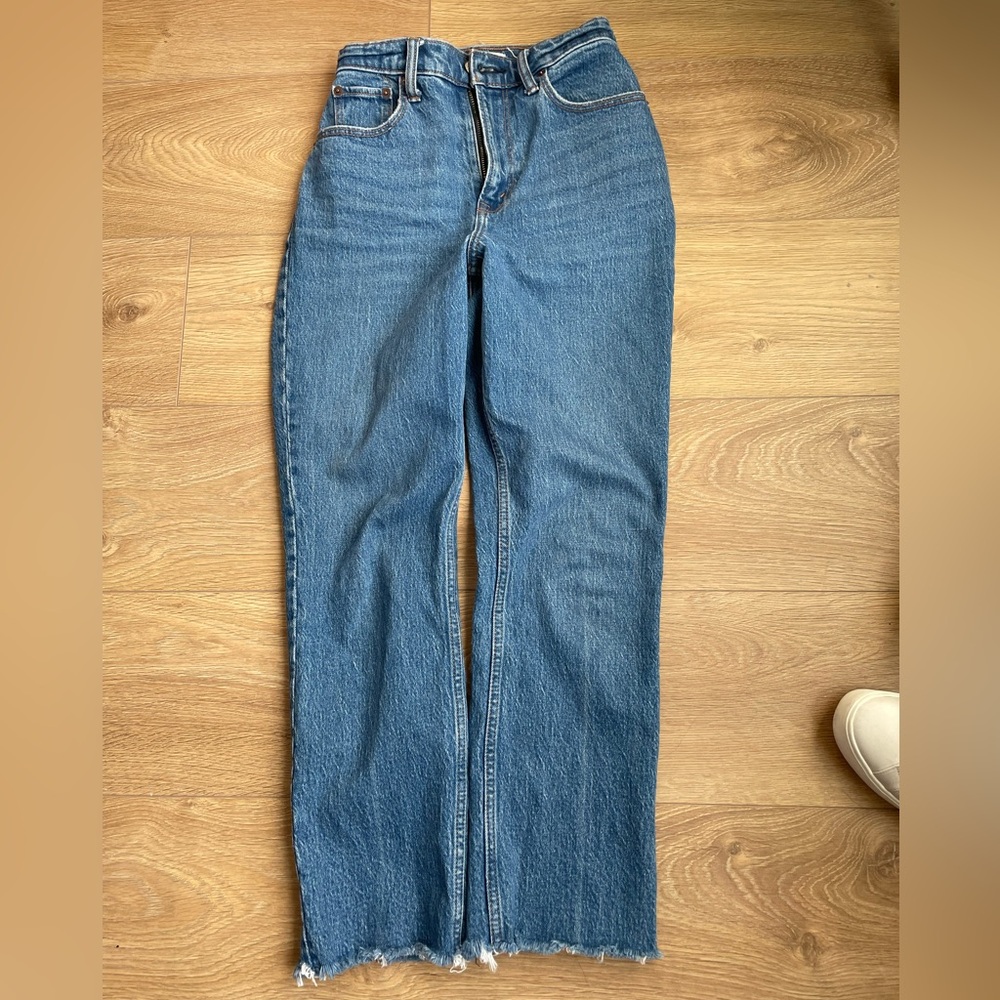 Abercrombie and Fitch curve love 90s straight ultra high rise medium blue 24 xs